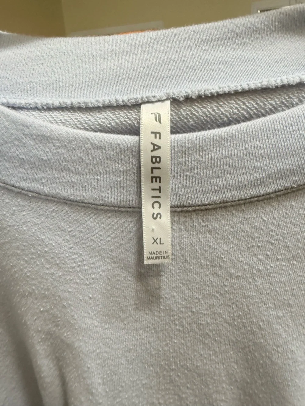 Fabletics pullover sweatshirt - Picture 2 of 2